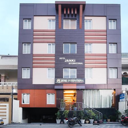 Hotel Janki International Sigra 2 Km From Kashi Vishwanath Temple Варанаси Екстериор снимка