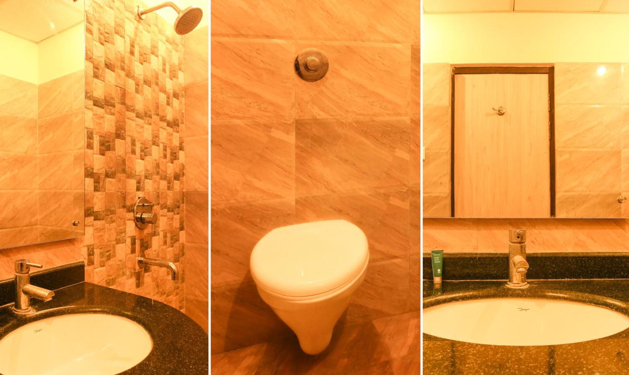 Hotel Janki International Sigra 2 Km From Kashi Vishwanath Temple Варанаси Екстериор снимка