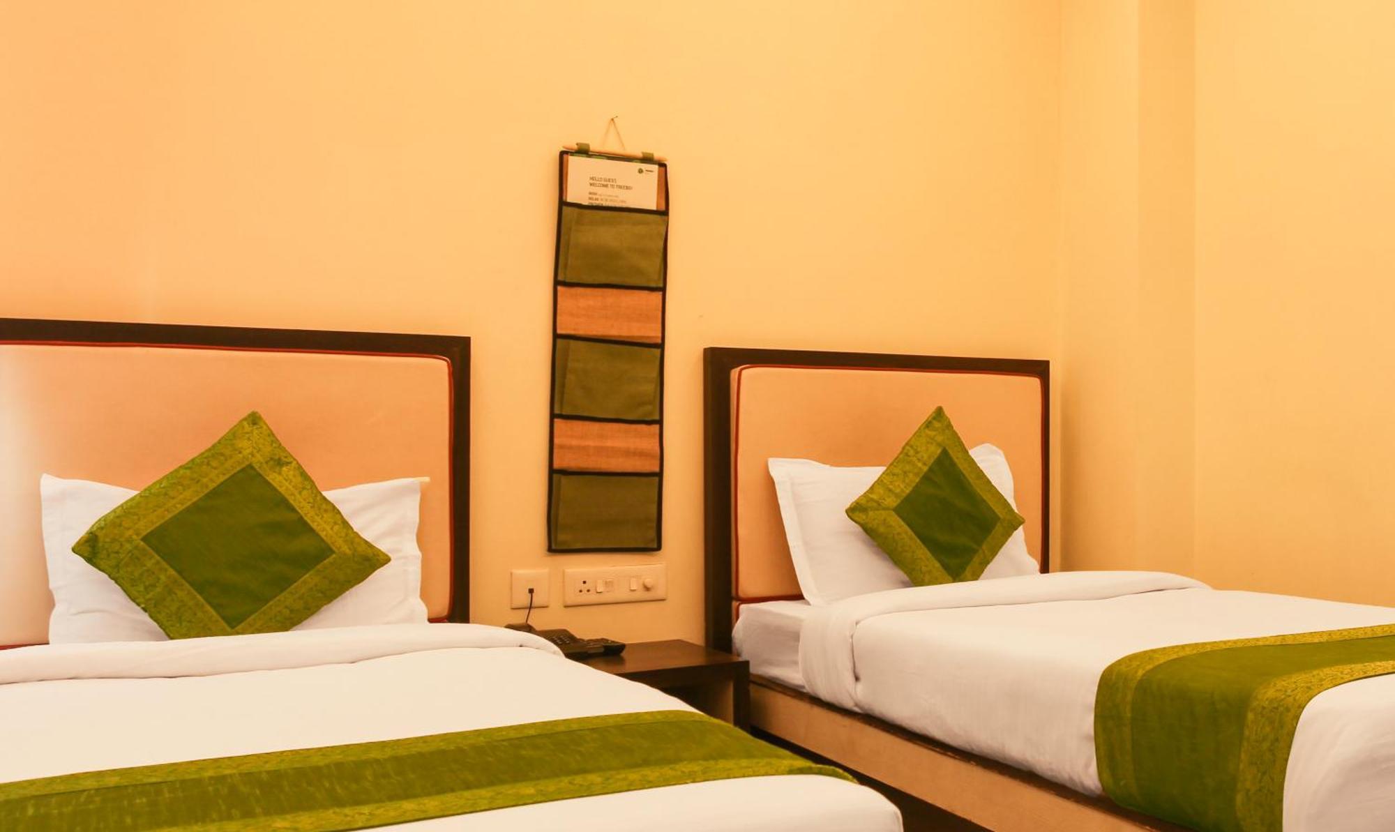 Hotel Janki International Sigra 2 Km From Kashi Vishwanath Temple Варанаси Екстериор снимка