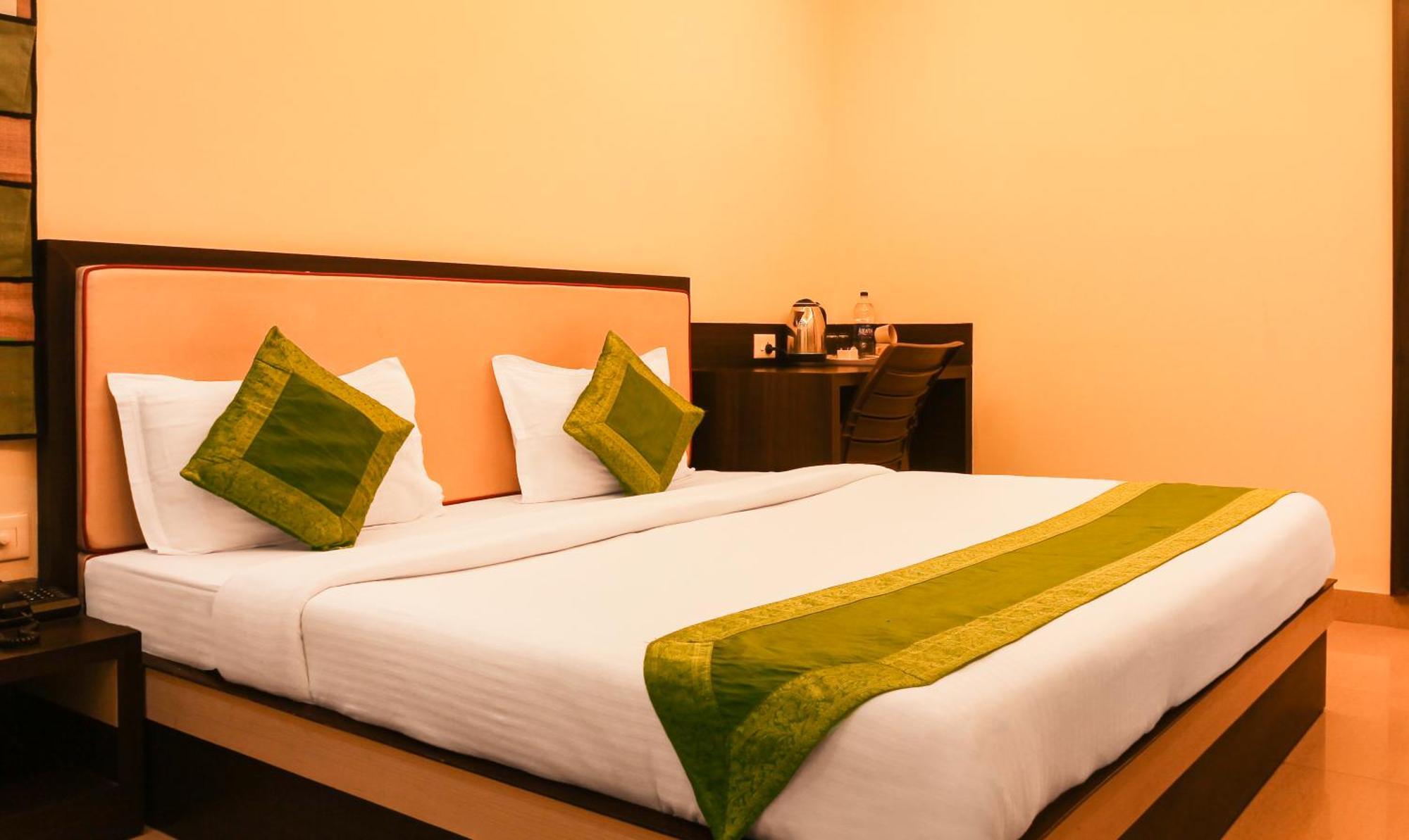 Hotel Janki International Sigra 2 Km From Kashi Vishwanath Temple Варанаси Екстериор снимка