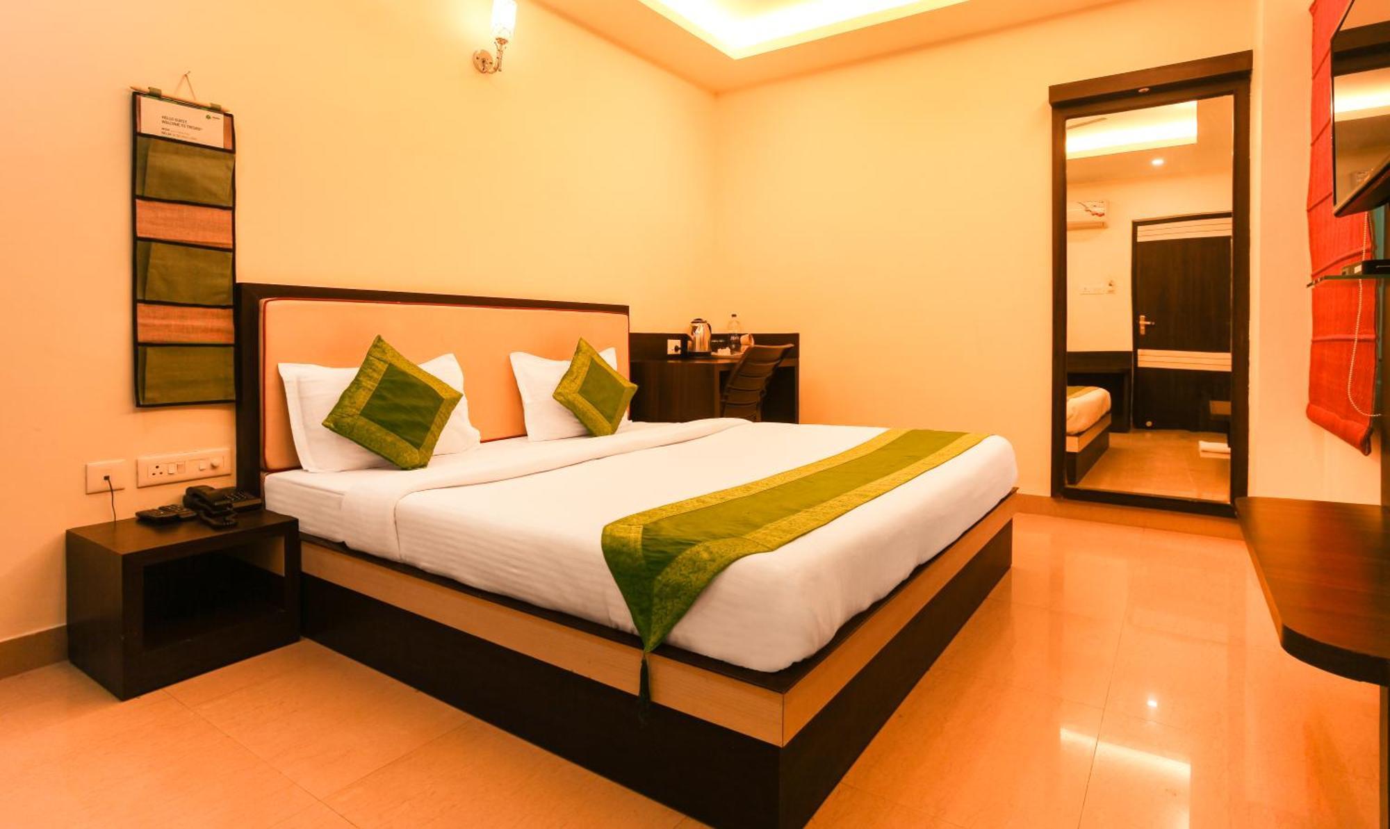 Hotel Janki International Sigra 2 Km From Kashi Vishwanath Temple Варанаси Екстериор снимка