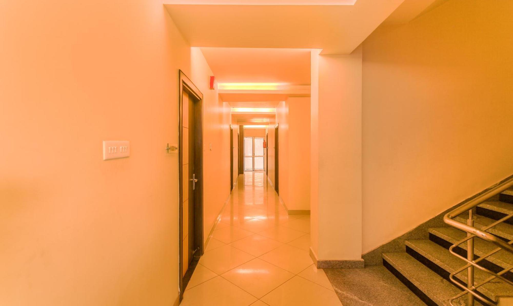 Hotel Janki International Sigra 2 Km From Kashi Vishwanath Temple Варанаси Екстериор снимка