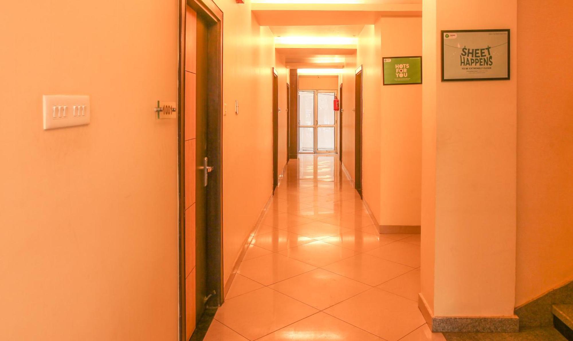 Hotel Janki International Sigra 2 Km From Kashi Vishwanath Temple Варанаси Екстериор снимка