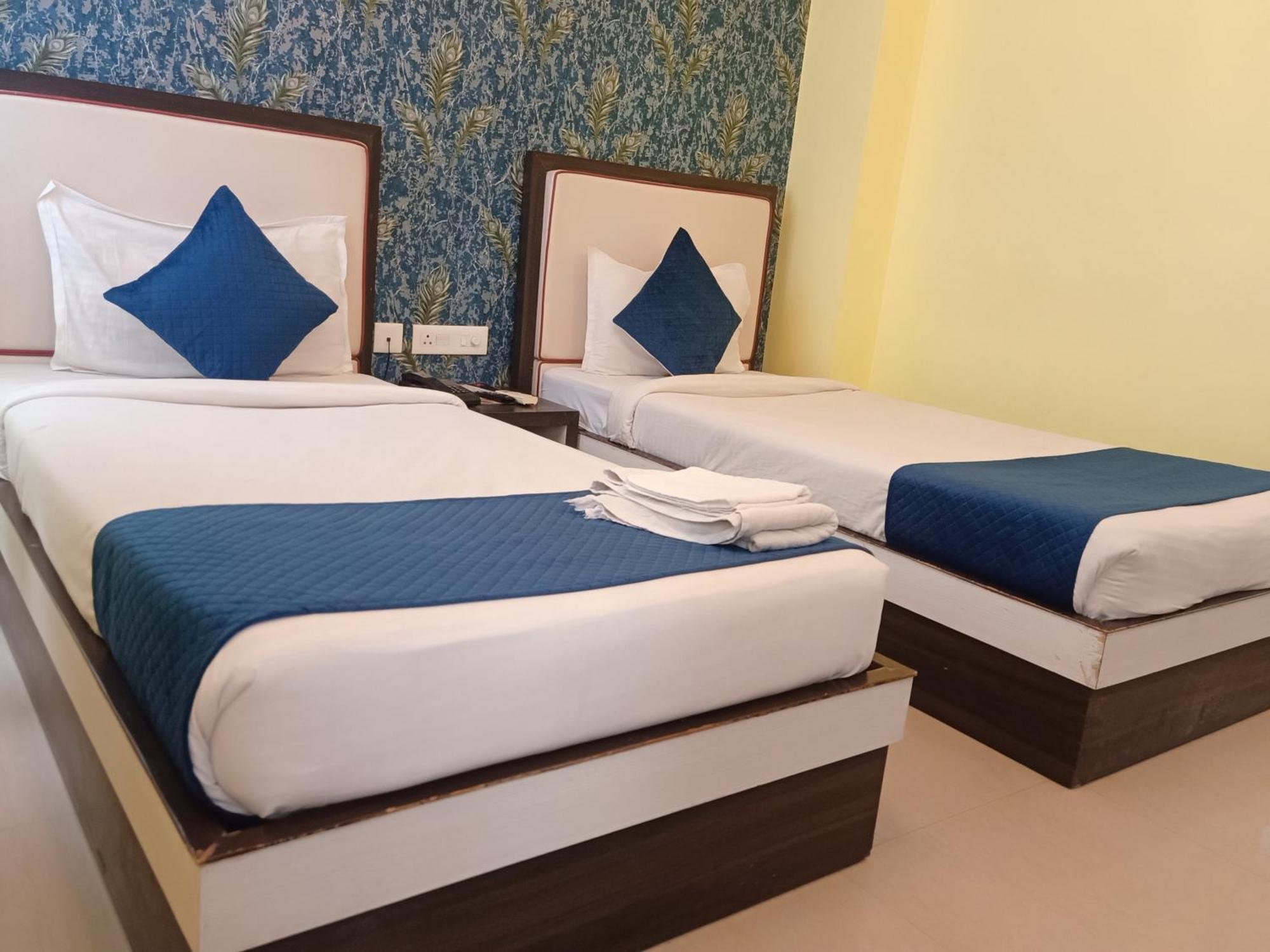Hotel Janki International Sigra 2 Km From Kashi Vishwanath Temple Варанаси Екстериор снимка