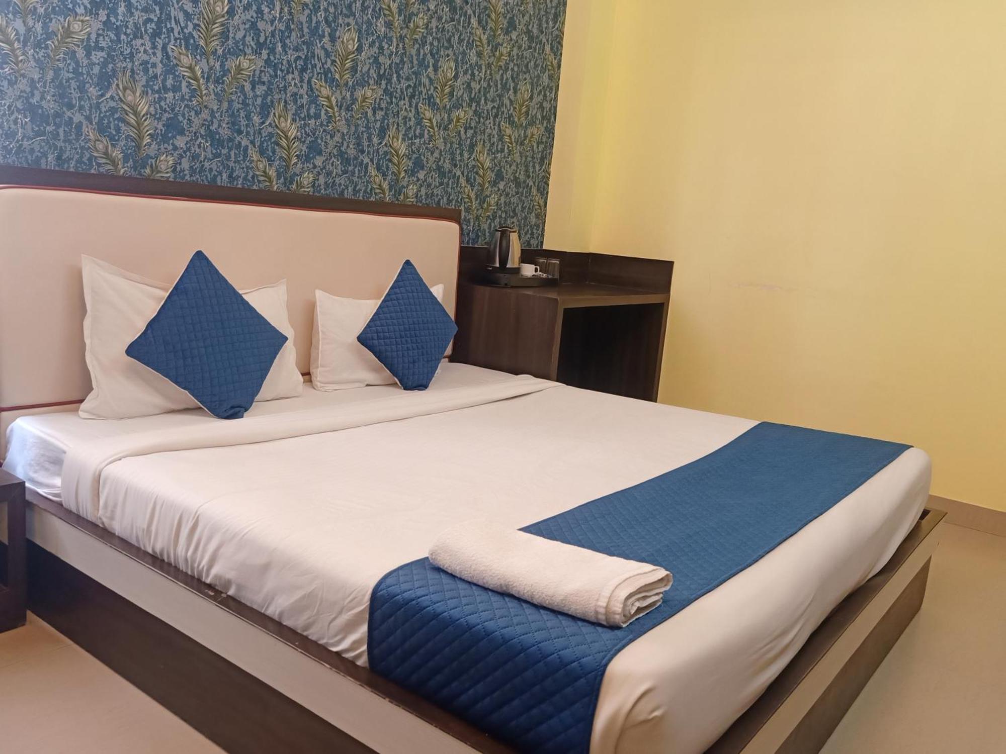 Hotel Janki International Sigra 2 Km From Kashi Vishwanath Temple Варанаси Екстериор снимка