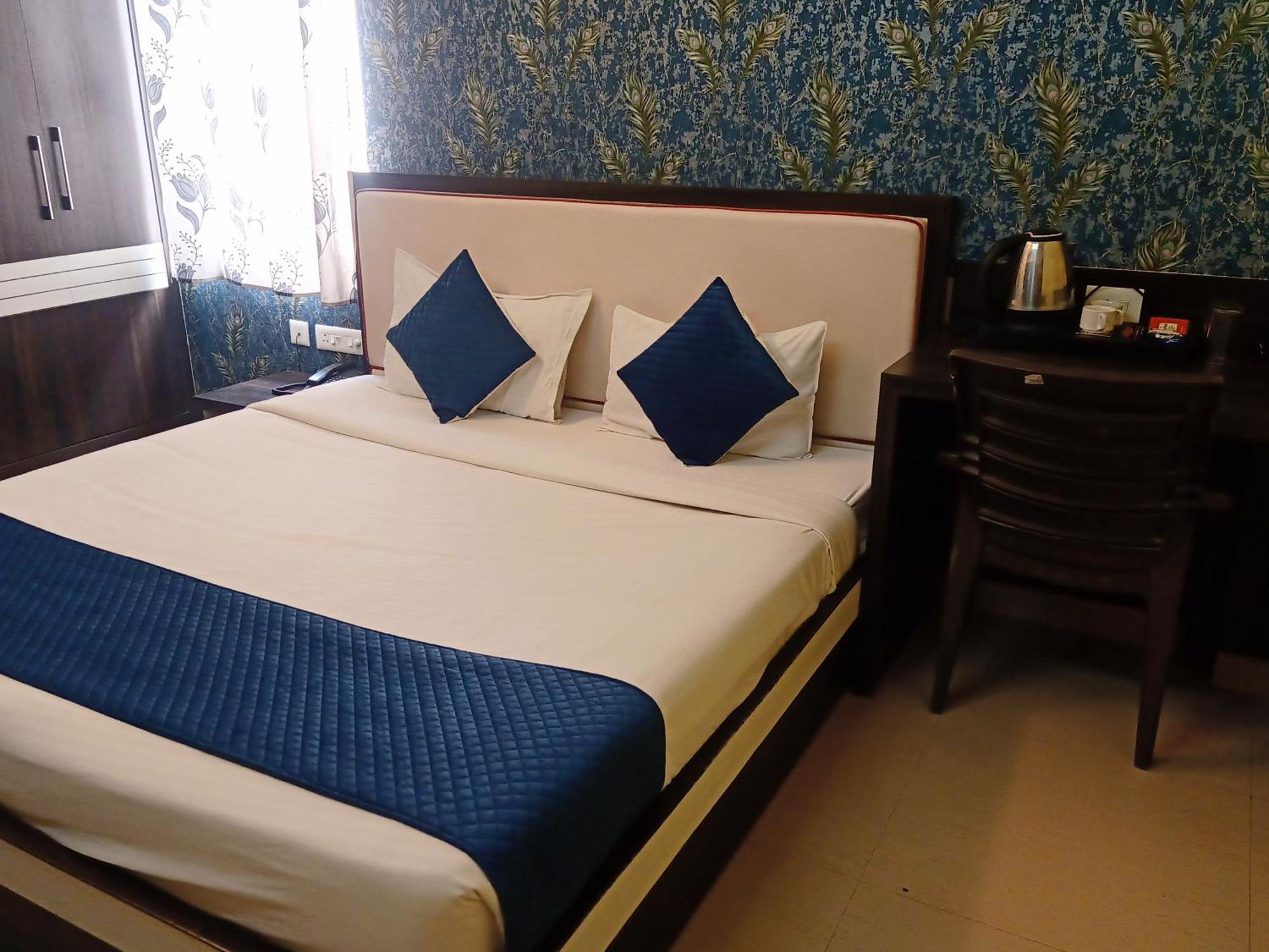 Hotel Janki International Sigra 2 Km From Kashi Vishwanath Temple Варанаси Екстериор снимка