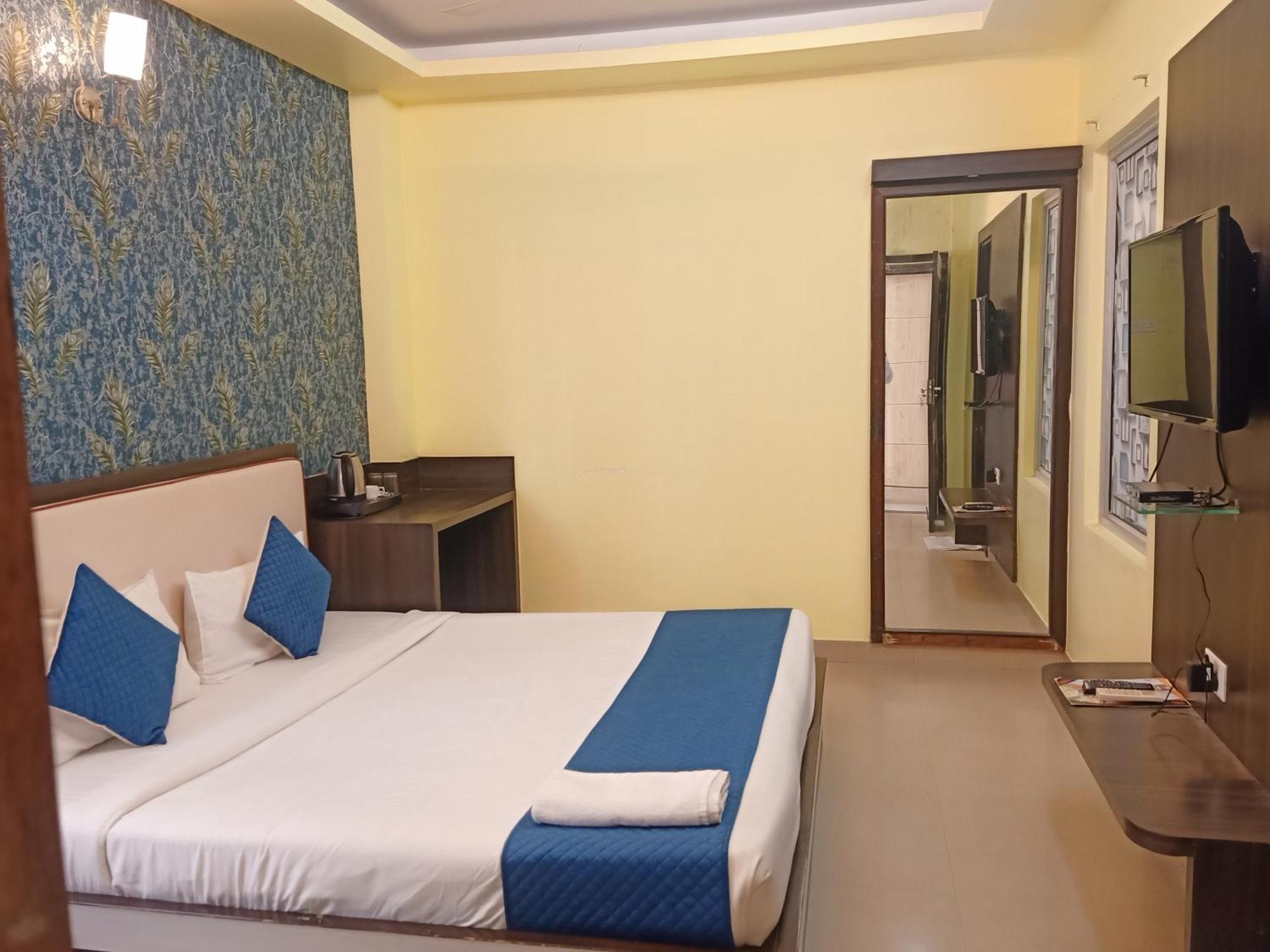 Hotel Janki International Sigra 2 Km From Kashi Vishwanath Temple Варанаси Екстериор снимка