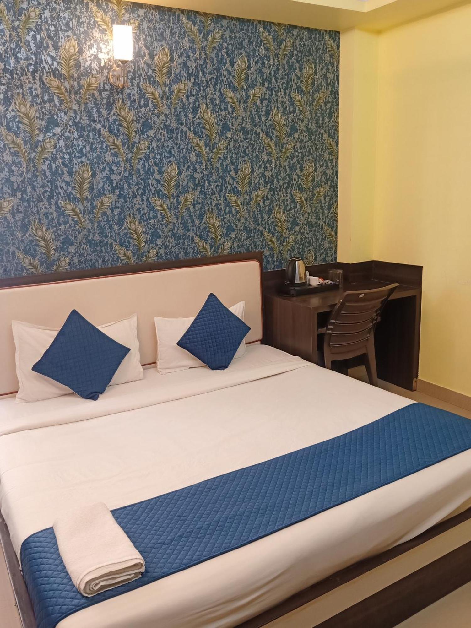 Hotel Janki International Sigra 2 Km From Kashi Vishwanath Temple Варанаси Екстериор снимка